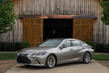 Sedan sedme generacije Lexus ES fotografija 2