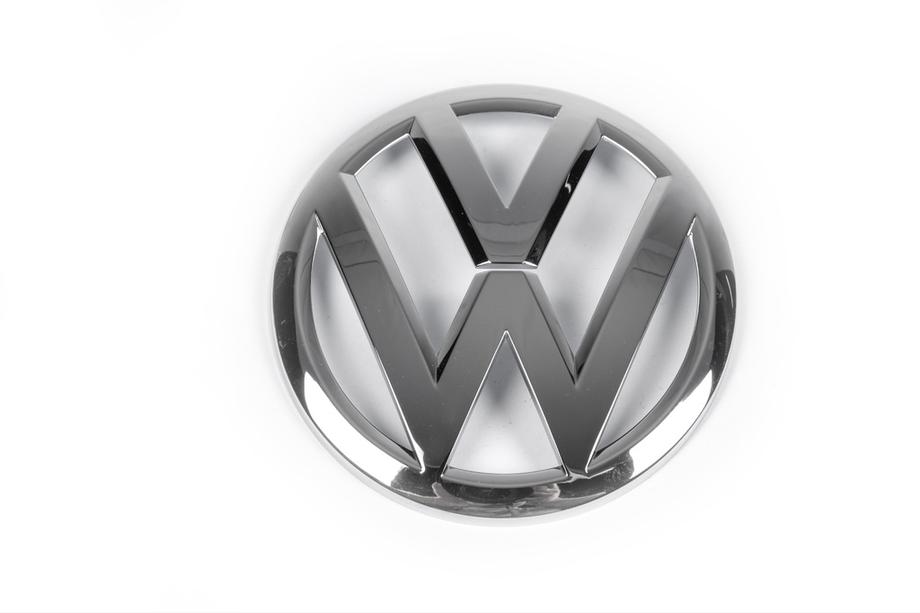 Volkswagen Tiguan 2016–2023 Zadnji emblem (zgornji del, original) Fotografija 2