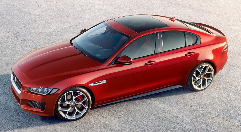 Test limuzine Jaguar XE
