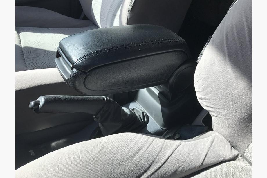 Ford Connect 2002–2006 Znižano! Naslon za roko Image