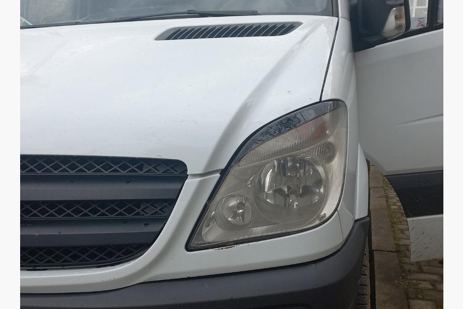 Mercedes Sprinter W906 2006–2018 Ravne veke za žaromete (črne, ABS, 2006-2013) Fotografija 3