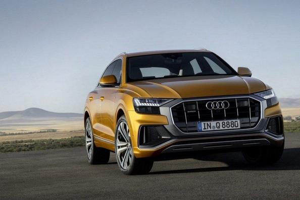 Pregled premium križanca Audi Q8