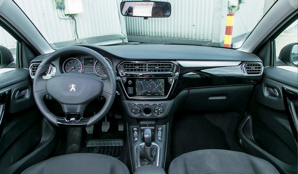 Pregled posodobljene limuzine Peugeot 301