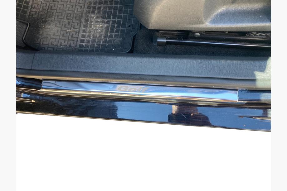 Volkswagen Golf 6 2008–2014 Nerjaveče letvice pragov Carmos V1 Fotografija 3