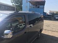 Peugeot Traveller 2017– Kromirane strešne sani Srednja medosna razdalja, kovinska noga fotografija 2
