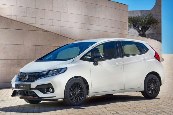 Pregled prenovljene kompaktne kombilimuzine Honda Jazz