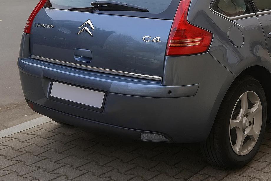 Citroen C-4 2004–2010 Okrasna letev spodnjega roba pokrova prtljažnika (nerj. jeklo) Fotografija 1