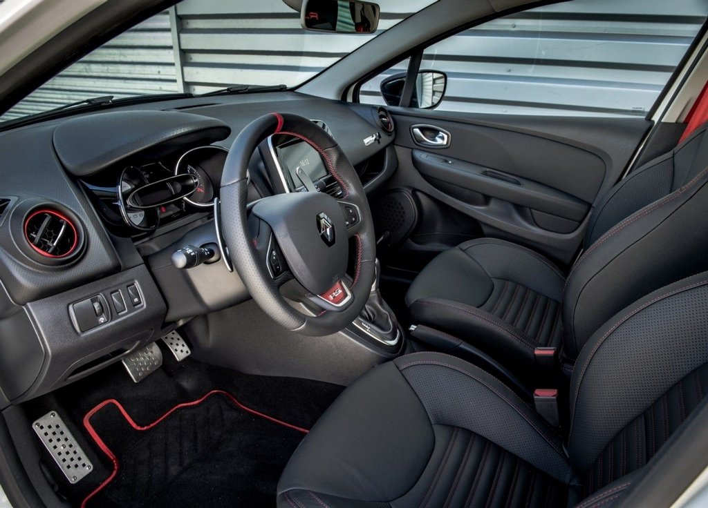 Pregled športnega hatchbacka Renault Clio RS