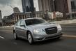 Pregled limuzine Chrysler 300 druge generacije fotografija 3