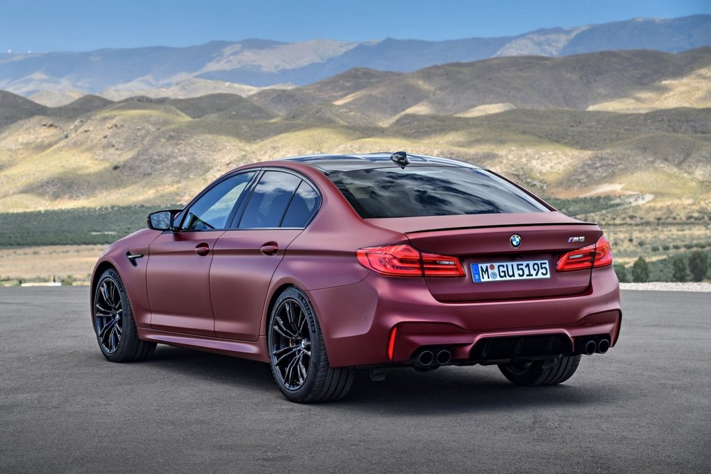 Šesta generacija športne limuzine BMW M5