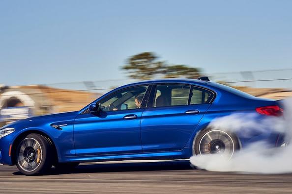 Šesta generacija športne limuzine BMW M5