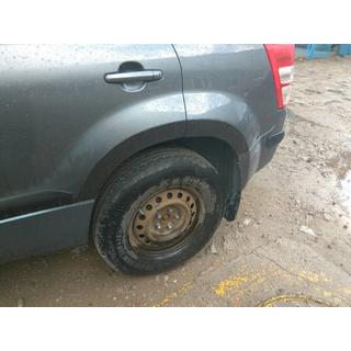 Obrobe kolotekov (4 kosi, črne) Suzuki Grand Vitara 2005–2017 fotografija 2
