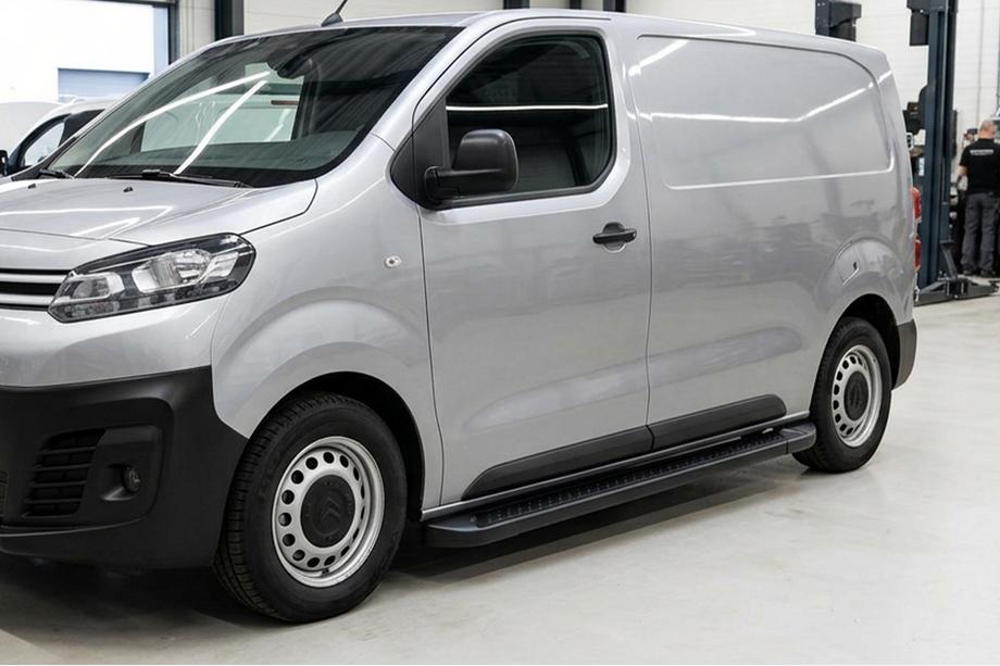 Citroen Jumpy/Dispatch 2017– Bočne stopnice Allmond Black (2 kos, aluminij) XS - Kratka medosna razdalja Fotografija 5