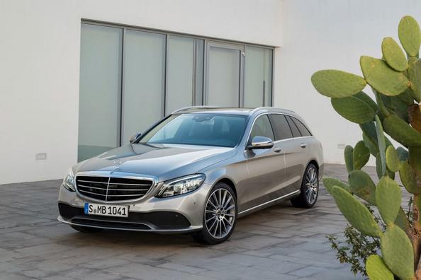 Pregled prenovljenega karavana Mercedes-Benz C-class četrte generacije
