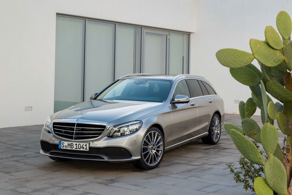 Pregled prenovljenega karavana Mercedes-Benz C-class četrte generacije