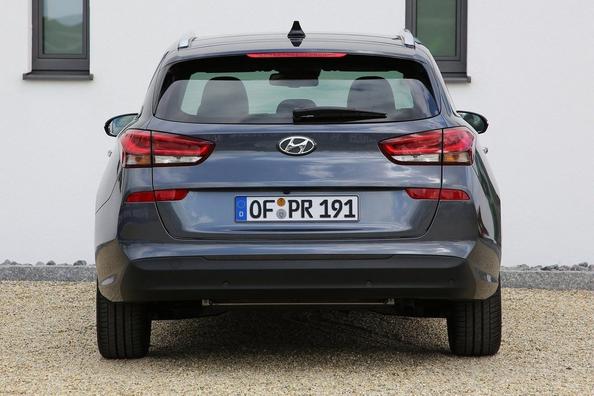 Pregled karavana Hyundai i30 Wagon tretje generacije Fotografija 8
