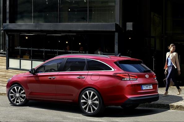 Pregled karavana Hyundai i30 Wagon tretje generacije Fotografija 3