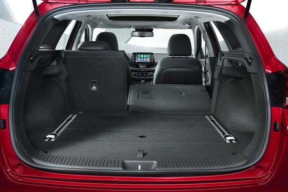 Pregled karavana Hyundai i30 Wagon tretje generacije Fotografija 6