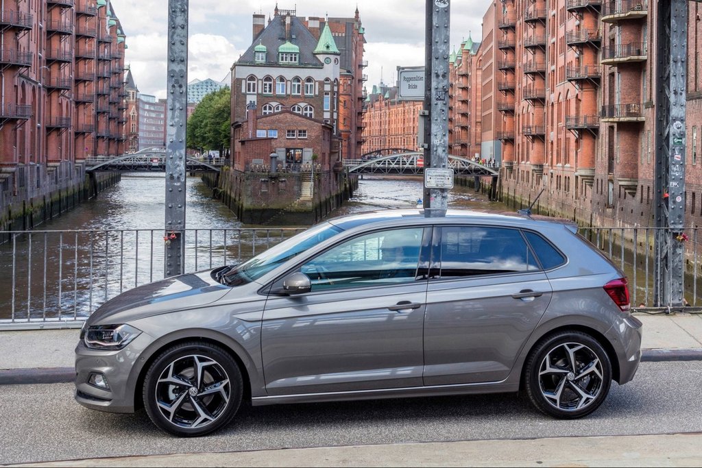 Šesta generacija kombilimuzine Volkswagen Polo