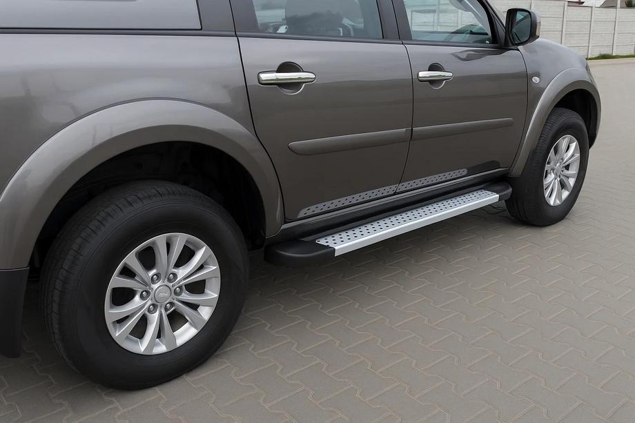 Mitsubishi Pajero Sport 2008–2015 Stranske stopnice tipa X5 (2 kosa, aluminij) Image