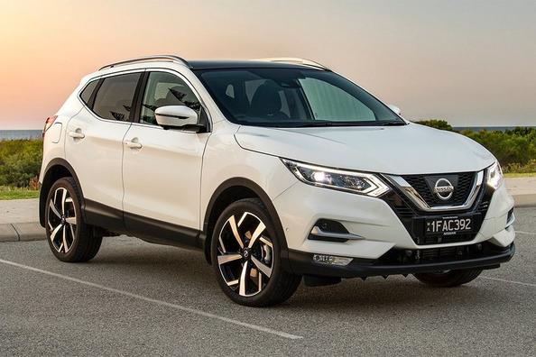 Pregled prenovljenega križanca Nissan Qashqai druge generacije Fotografija 2