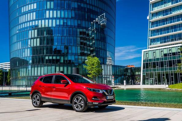 Pregled prenovljenega križanca Nissan Qashqai druge generacije Fotografija 1