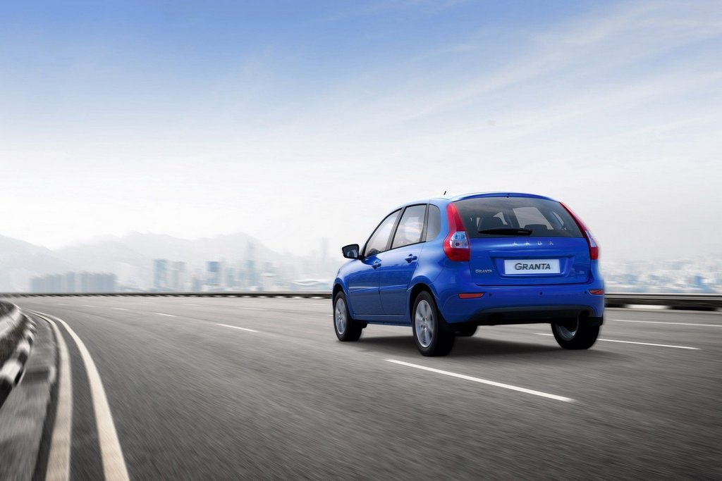 Pregled petvratnega kombilimuzinskega modela Lada Granta
