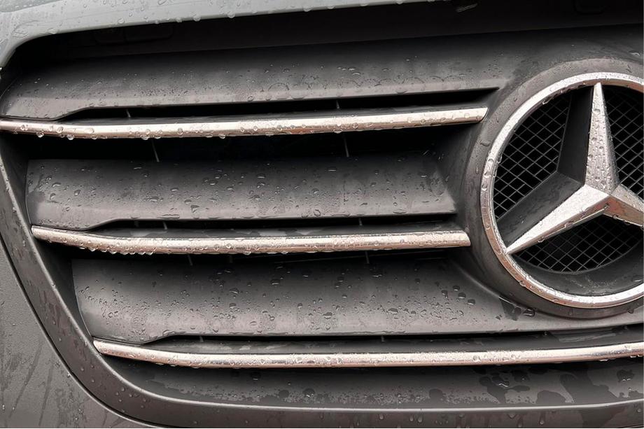 Mercedes Sprinter W907/W910 2018– Letvice za rešetko (5 kos, nerjavno jeklo) Fotografija 3