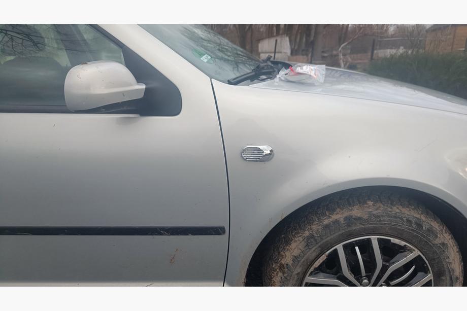 Volkswagen Golf 4 1997–2006 Mrežica za bočni smerni ponavljalnik Oval (2 kos, ABS) Image