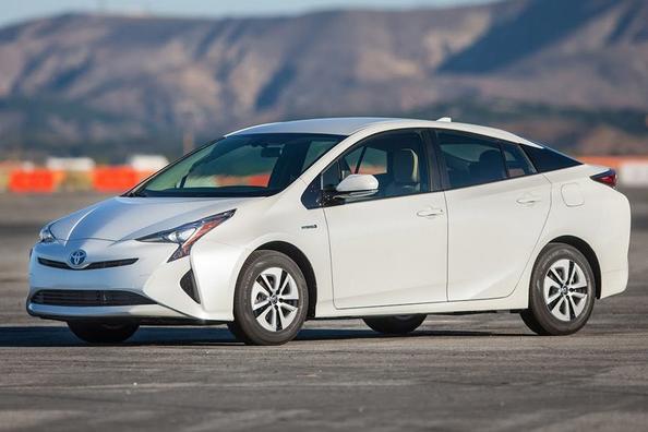 Četrta generacija hibridnega kombilimuzinskega Toyota Prius