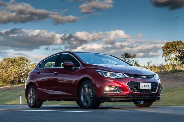 Chevrolet Cruze: kombilimuzina druge generacije