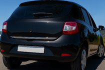 Dacia Sandero 2013–2020 Nerjaveča zaščitna letev za rob prtljažnika fotografija 1