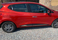 Renault Clio IV 2012–2019 Ravna letvica za vrata (4 kosi, nerjavno jeklo) Črni krom fotografija 1