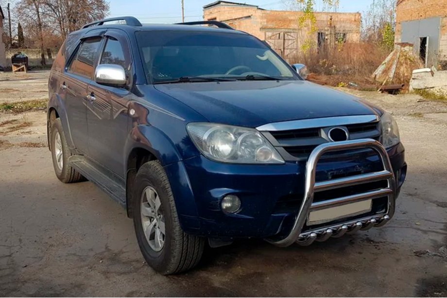 Toyota Fortuner 2006–2015 Prednji zaščitni lok (bullbar) F12-11 (nerjavno jeklo) Fotografija 3