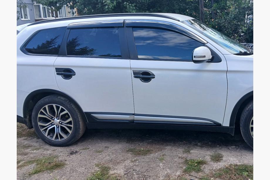 Mitsubishi Outlander 2012–2021 Strešne vzdolžne letve (2 kosa) Sive Image