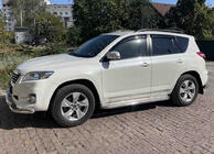 Toyota Rav 4 2006–2013 Strešne sani Skyport (črne) fotografija 1