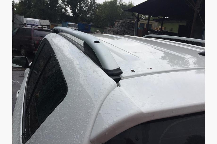 Toyota Rav 4 2006–2013 Strešni relingi Skyport (Sivi) Kratka medosna razdalja Fotografija 7