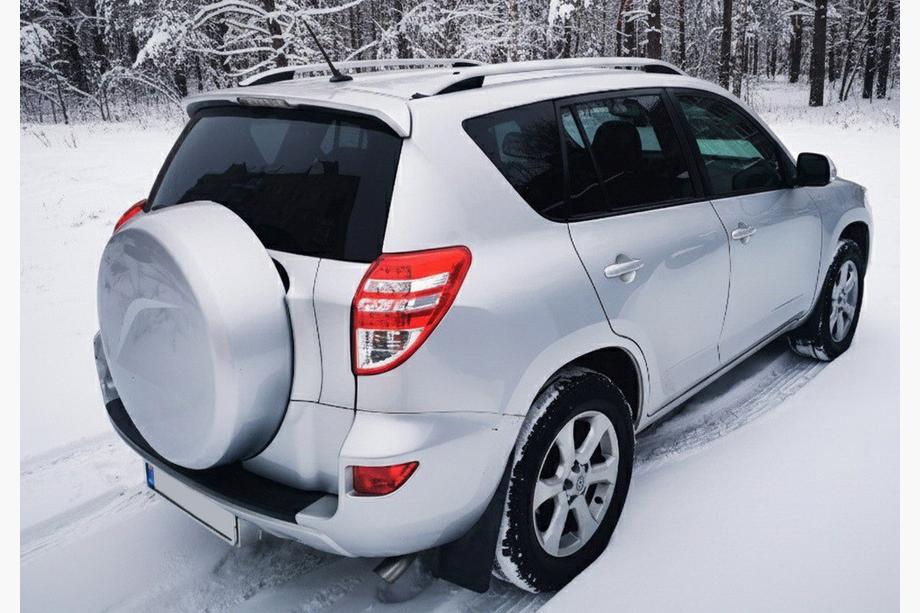 Toyota Rav 4 2006–2013 Strešni relingi Skyport (Sivi) Kratka medosna razdalja Fotografija 2