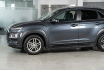 Hyundai Kona 2017–2023 Bočne stopnice Allmond Black (2 kos, aluminij) fotografija 1
