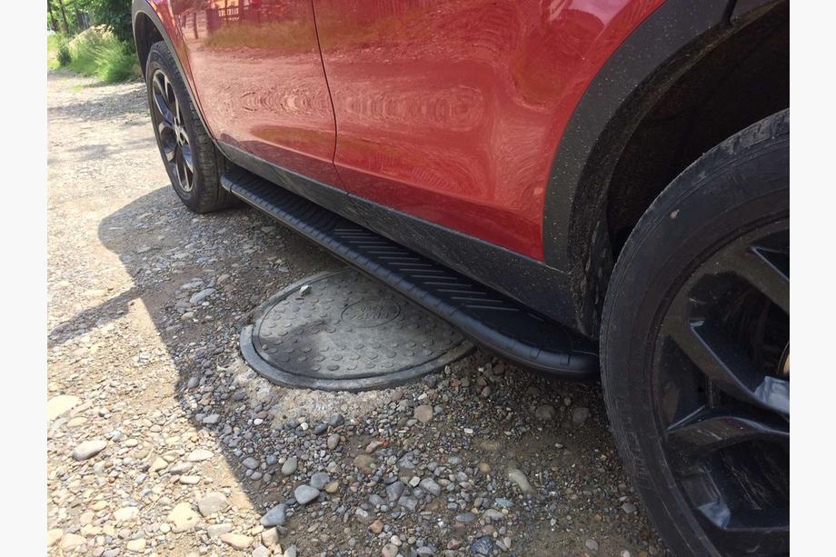 Land Rover Discovery Sport 2014– Stranske stopnice Bosphore Black (2 kos, aluminij) Image