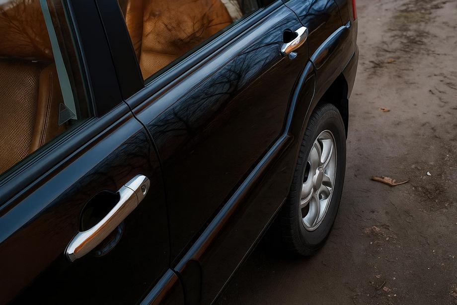 Kia Sportage 2004–2010 Kromirane obloge kljuk vrat (4 kosi) kromirana plastika Image