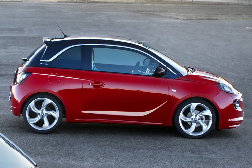 Pregled subkompaktnega kombilimuzinskega modela Opel Adam