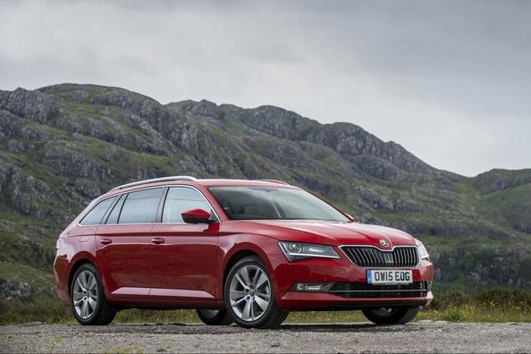 Pregled tretje generacije Skoda Superb Combi