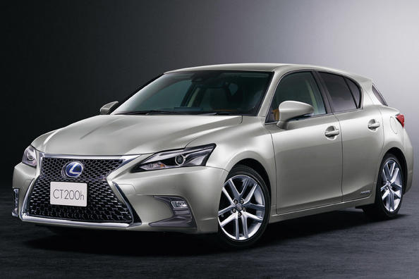 Test hibridnega kombilimuzina Lexus CT 200h