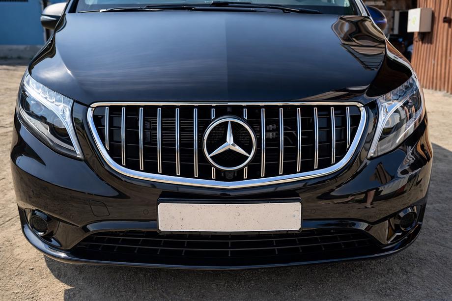 Mercedes Vito/V-razred W447 2014– Sprednja maska hladilnika GT Panamericana Chrome (2014-2023 za Vito W447) Fotografija 1