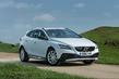 Pregled terenske različice kombilimuzine Volvo V40 Cross Country fotografija 7