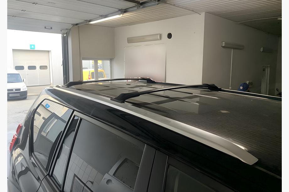 Toyota Land Cruiser Prado 150 2009–2023 Integrirani strešni nosilci s prečkami (komplet) Fotografija 1