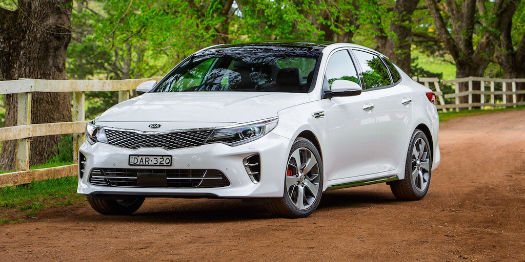 Pregled nabitega sedana KIA Optima GT