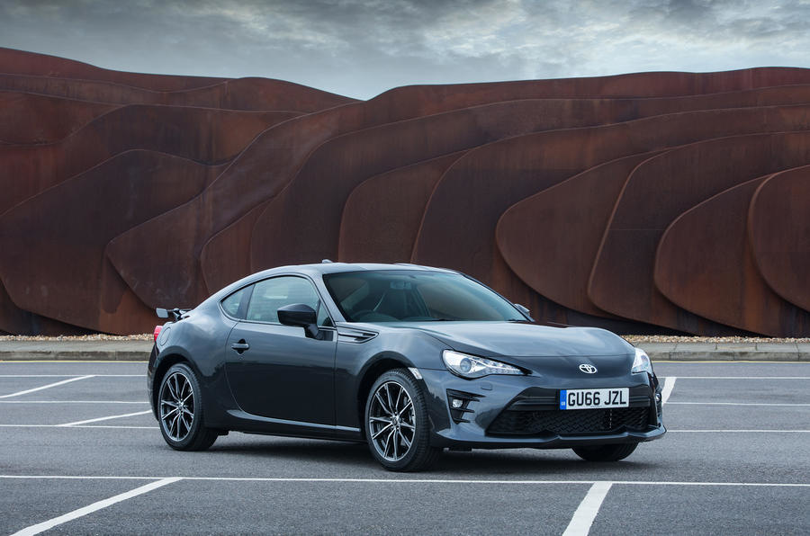 Pregled prenovljenega kupeja Toyota GT86