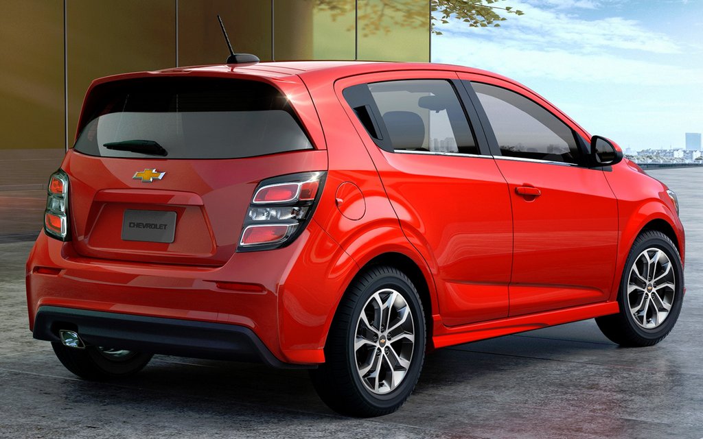 Prenovljeni kombilimuzinski Chevrolet Aveo